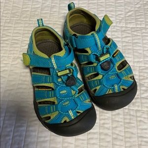 Size 11 (toddler) unisex keen sandals